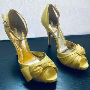 Nina silk yellow heels with leather sole